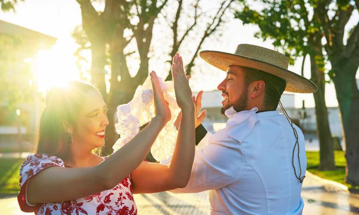 Mucho más que cueca: los bailes chilenos que hoy casi no se ven